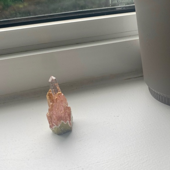 [❌]  Light pink crystal cluster with gold flakes inside 💖 - Picture 2 of 16